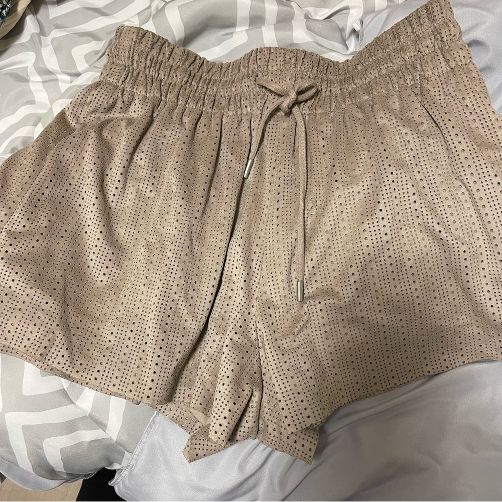 XS Zara collection beige shorts